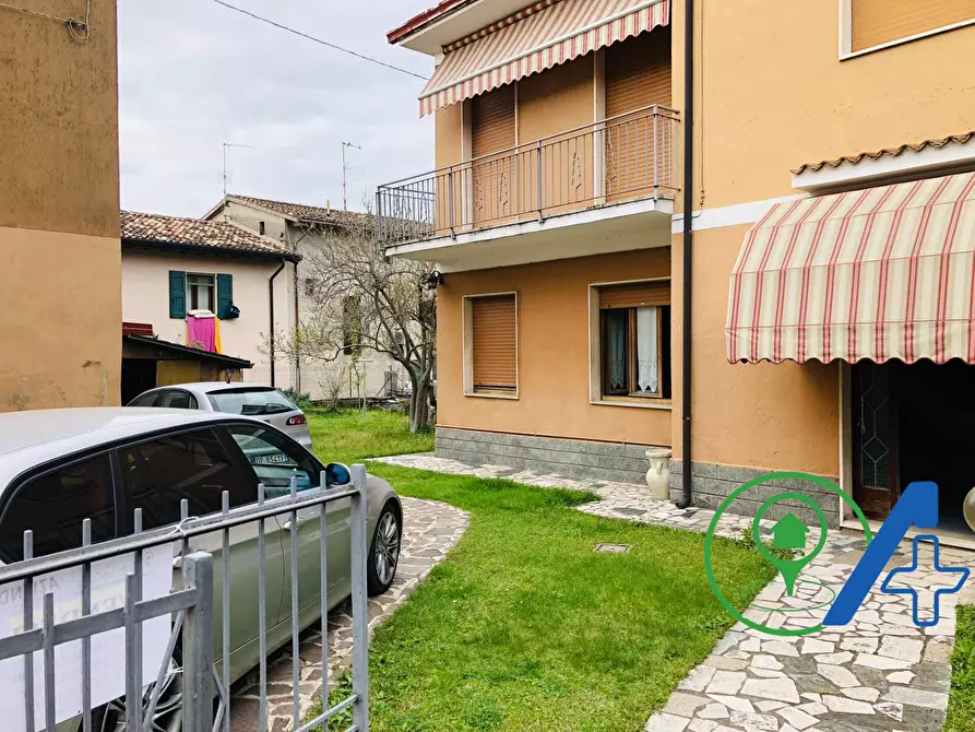 Immagine 6 di Villa in vendita  in via botturi a Castiglione Delle Stiviere