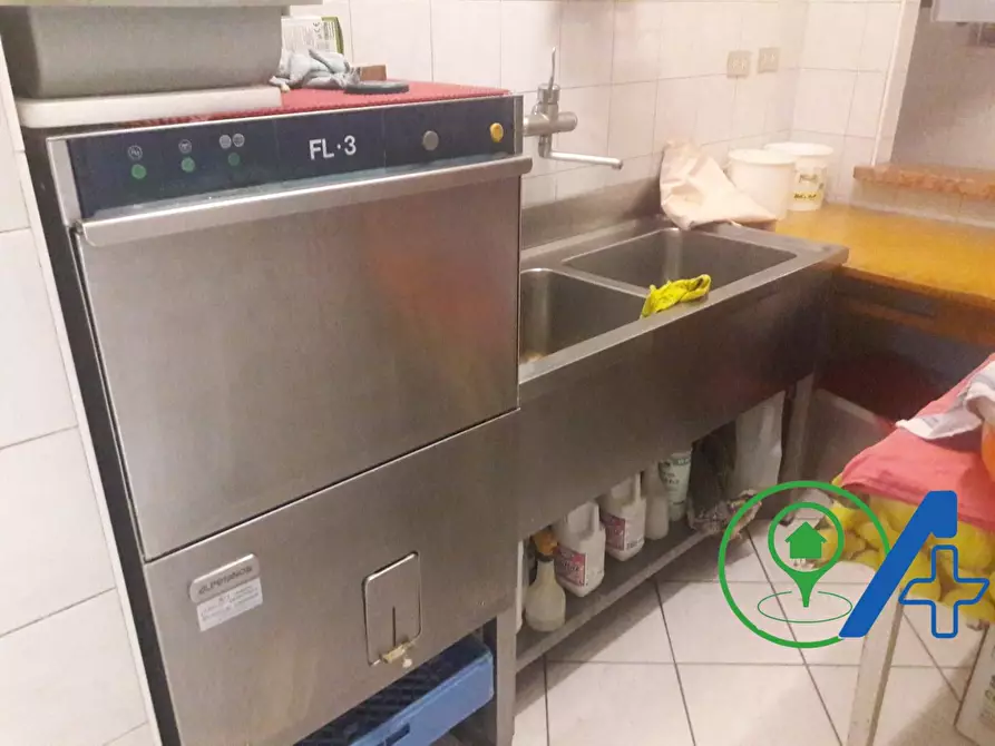 Immagine 7 di Locale commerciale in vendita  in strada Marengo a Goito