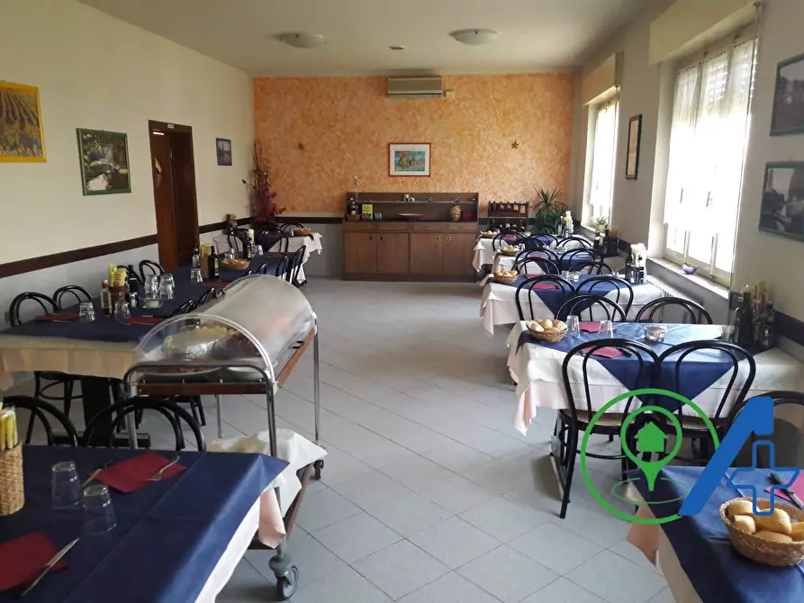 Immagine 11 di Locale commerciale in vendita  in strada Marengo a Goito