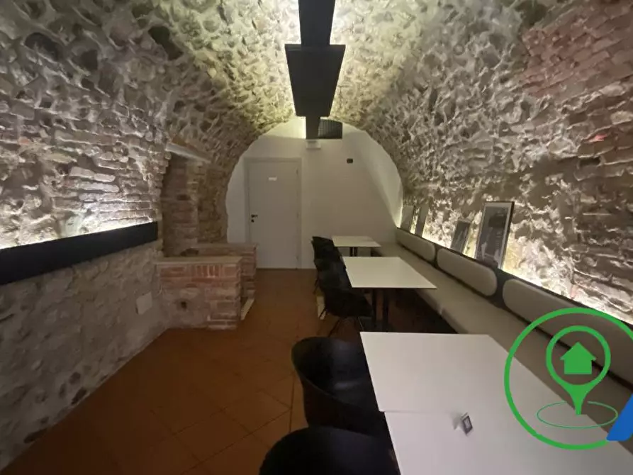 Immagine 13 di Attività commerciale in vendita  a Salò