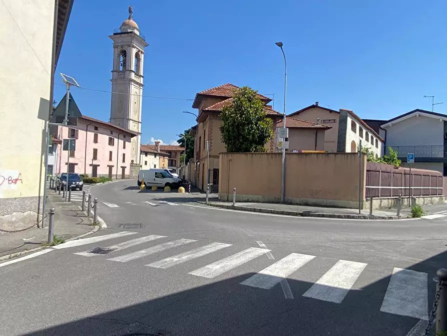 Immagine 1 di Negozio in vendita  in Monastero Domenicane a Azzano San Paolo