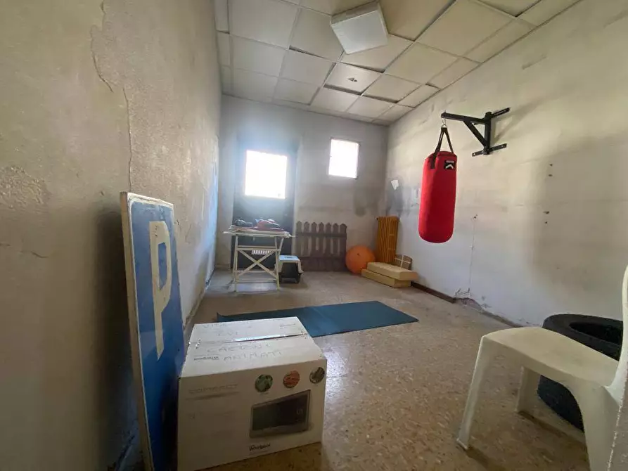 Immagine 7 di Negozio in vendita  in Monastero Domenicane a Azzano San Paolo