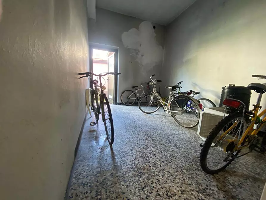 Immagine 8 di Negozio in vendita  in Monastero Domenicane a Azzano San Paolo