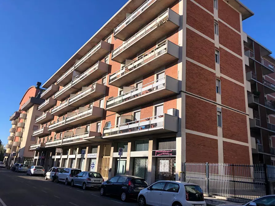 Immagine 9 di Negozio in vendita  in Via Giovanni Carnovali a Bergamo