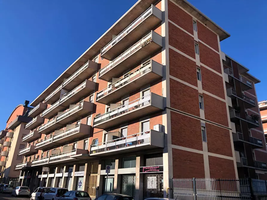 Immagine 10 di Negozio in vendita  in Via Giovanni Carnovali a Bergamo