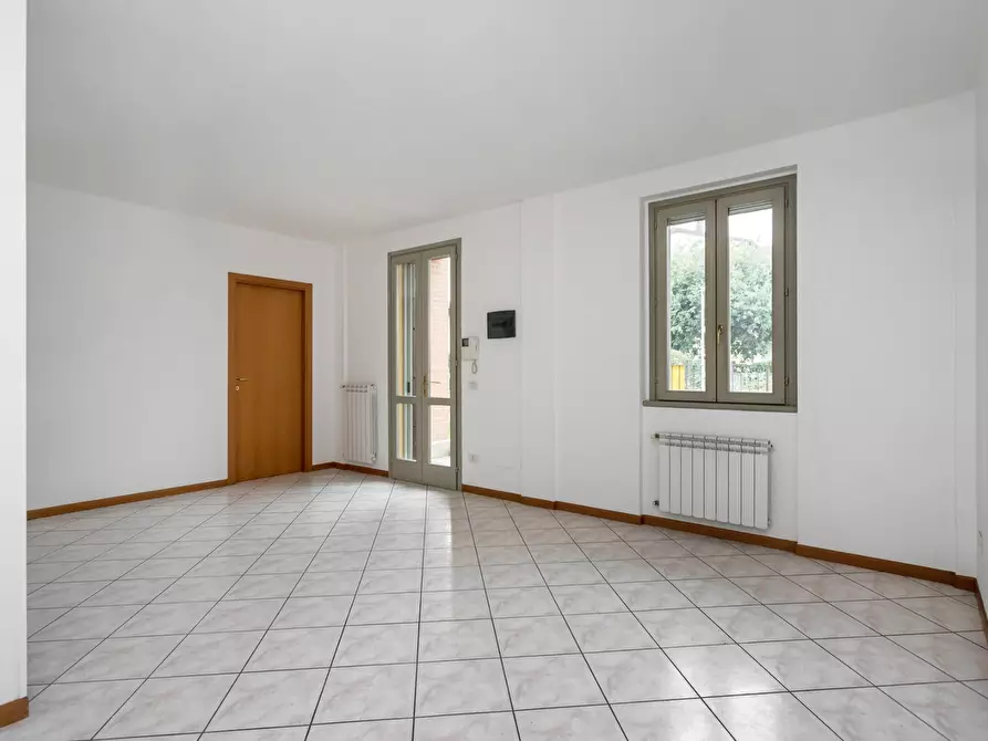 Immagine 4 di Appartamento in vendita  in Via Roma a Stezzano