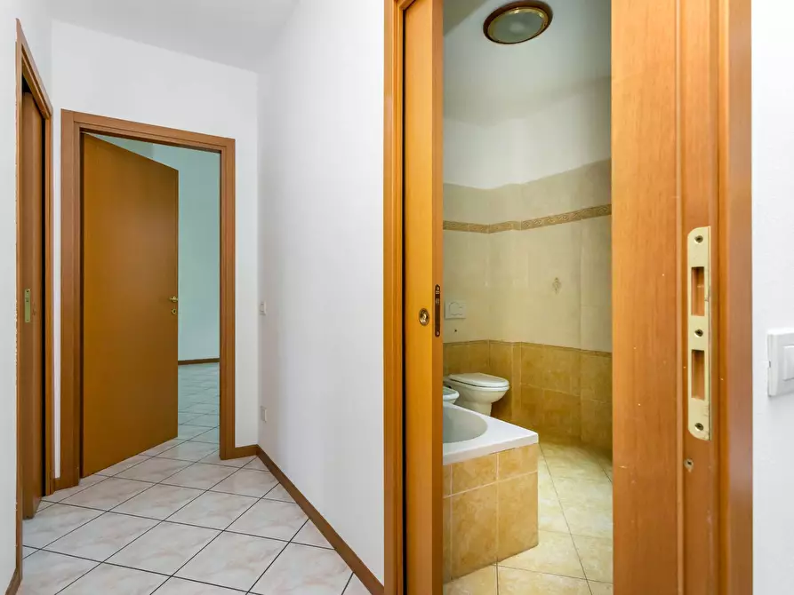 Immagine 7 di Appartamento in vendita  in Via Roma a Stezzano