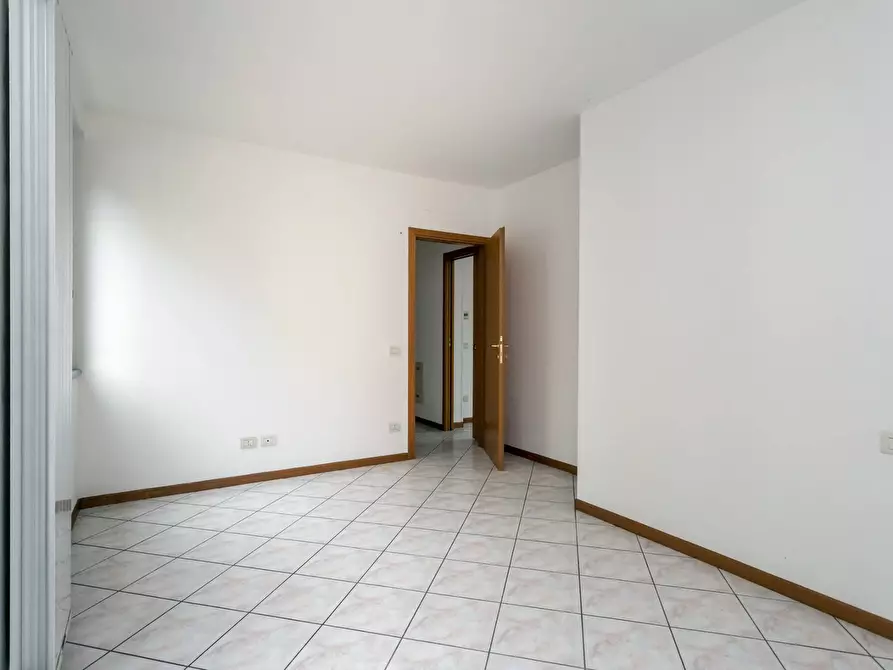 Immagine 9 di Appartamento in vendita  in Via Roma a Stezzano