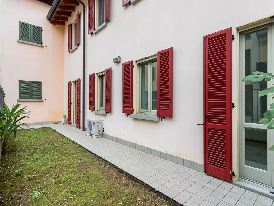 Immagine 15 di Appartamento in vendita  in Via Roma a Stezzano