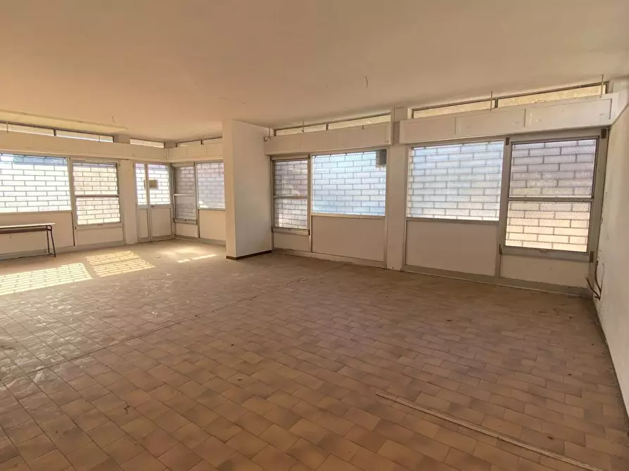 Immagine 2 di Attività commerciale in affitto  in via Leonardo da Vinci a Montegiorgio