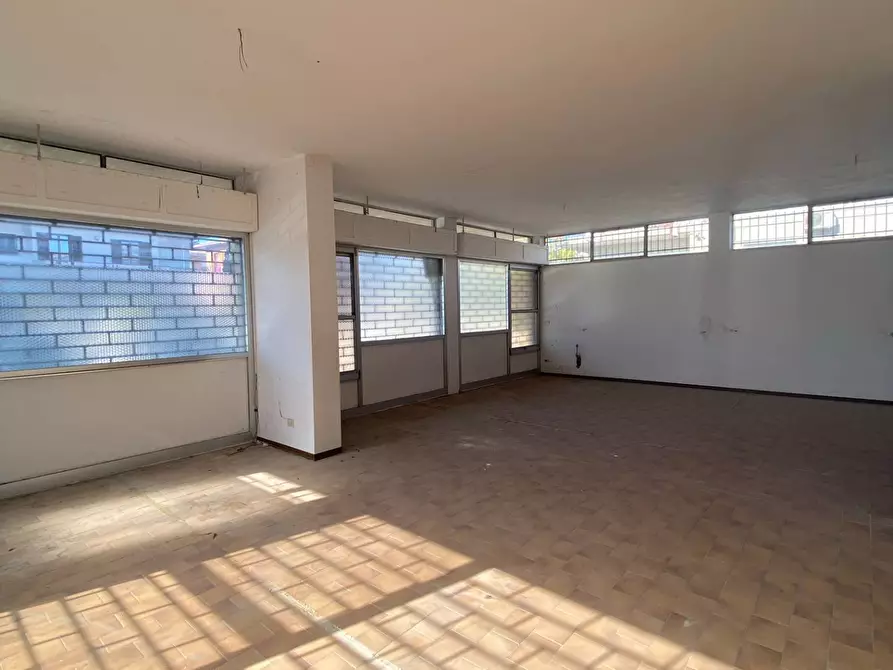 Immagine 5 di Attività commerciale in affitto  in via Leonardo da Vinci a Montegiorgio