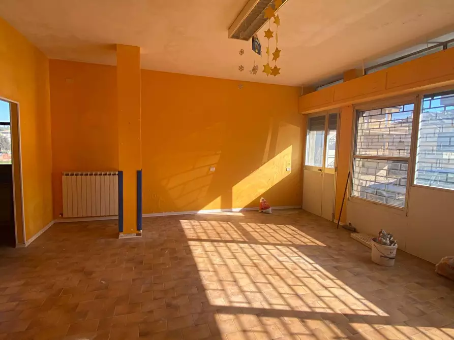 Immagine 10 di Attività commerciale in affitto  in via Leonardo da Vinci a Montegiorgio