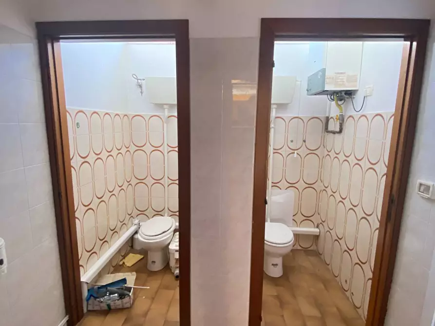 Immagine 13 di Attività commerciale in affitto  in via Leonardo da Vinci a Montegiorgio