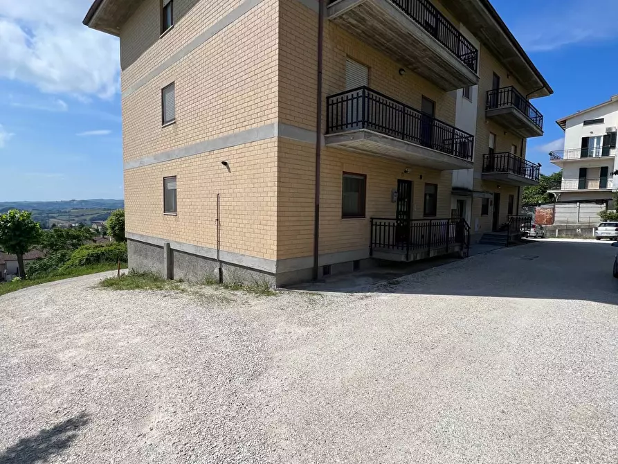 Immagine 1 di Appartamento in vendita  in via gaspere spontni a Montegiorgio