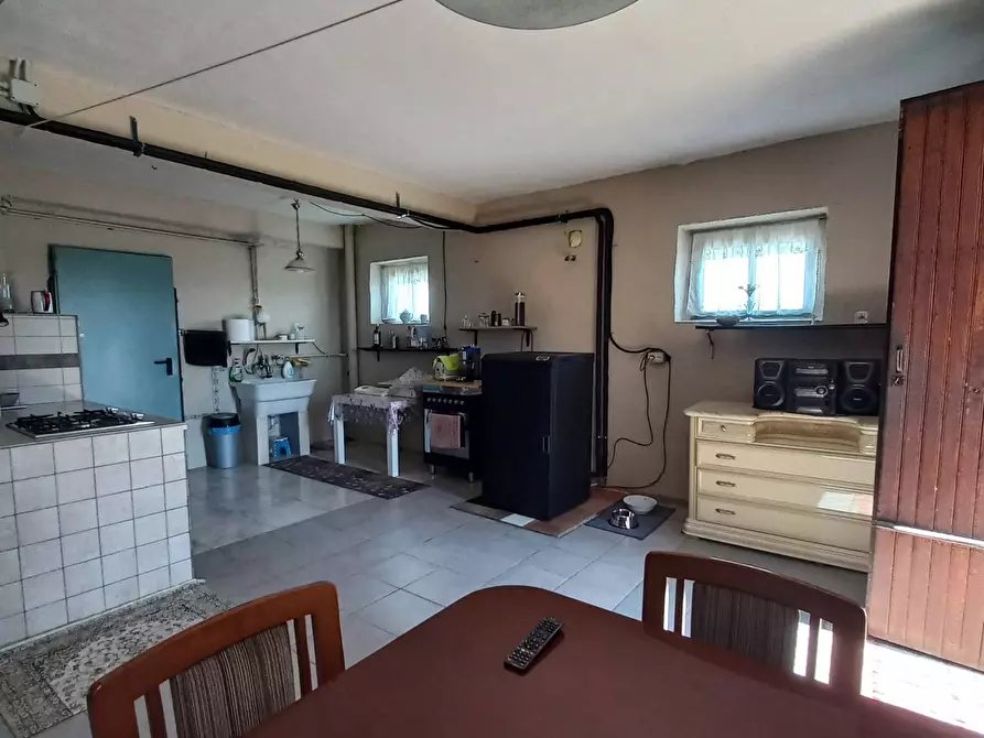 Immagine 23 di Casa indipendente in vendita  a Montefalcone Appennino