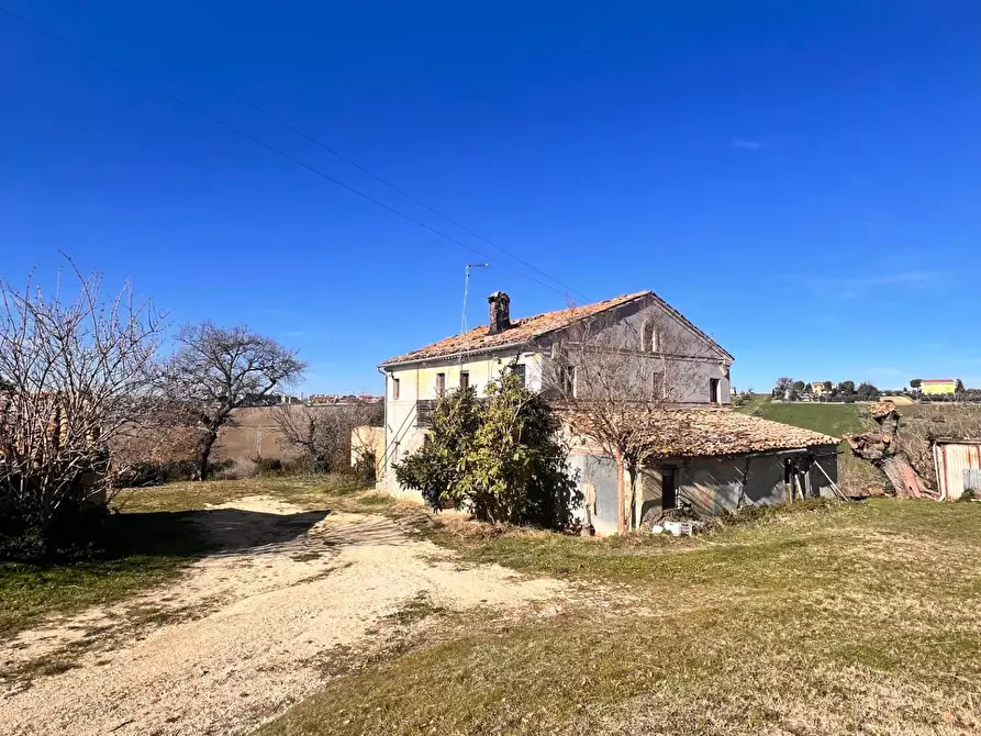Immagine 2 di Casa indipendente in vendita  in castello di Montefiore a Recanati