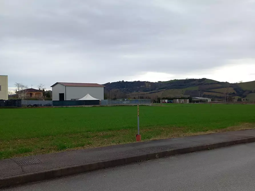 Immagine 1 di Terreno industriale in vendita  in SP 239 Fermana Faleriense a Falerone