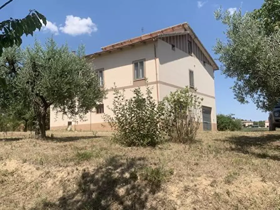 Immagine 1 di Casa indipendente in vendita  in C.da Poggio a Santa Vittoria In Matenano