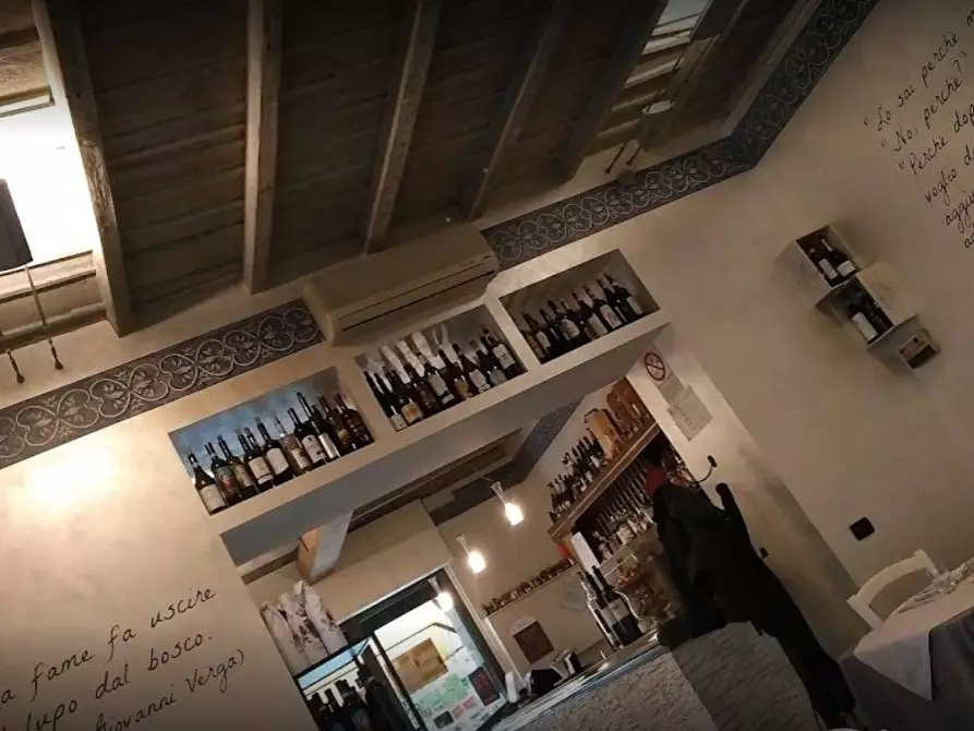 Immagine 2 di Attività commerciale in vendita  a Busto Arsizio