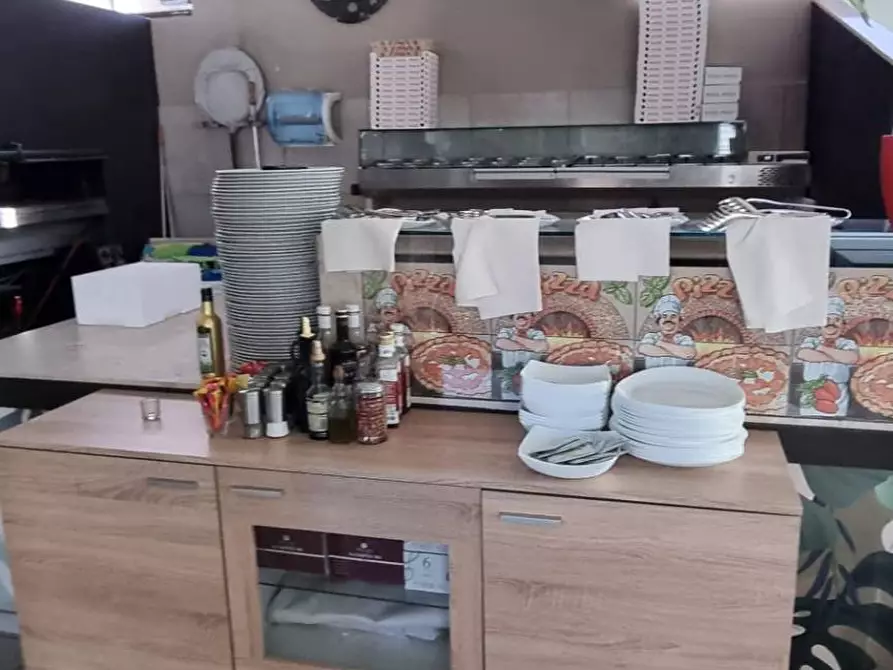 Immagine 2 di Attività commerciale in vendita  a Busto Arsizio