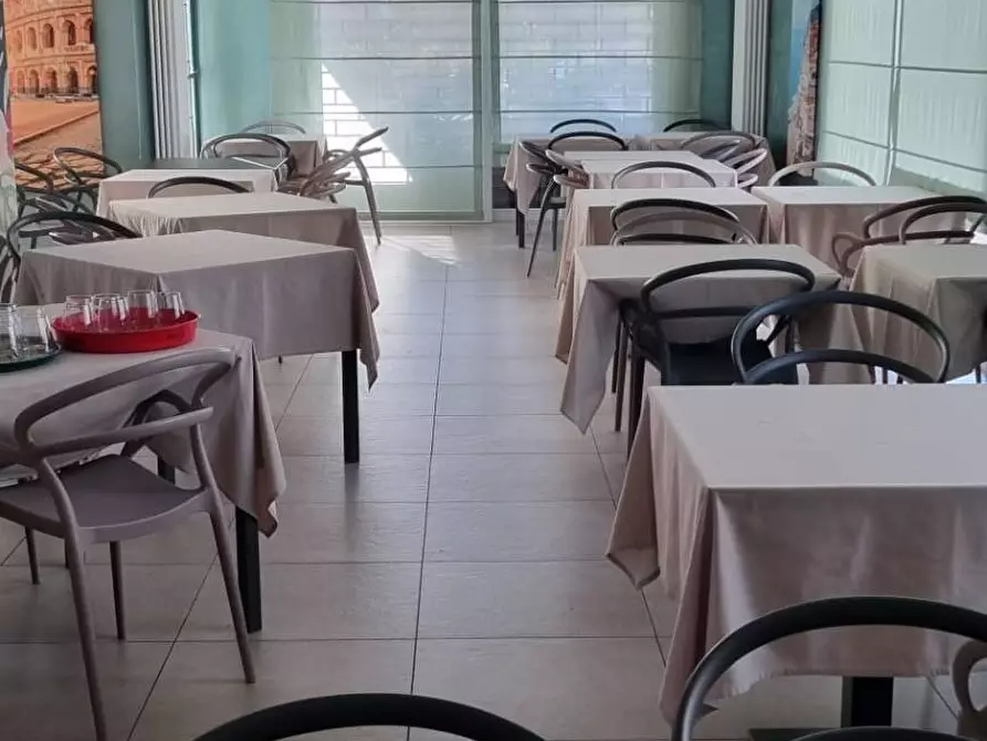 Immagine 8 di Attività commerciale in vendita  a Busto Arsizio