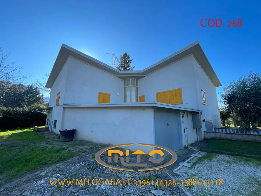 Immagine 2 di Villa in vendita  in telese GRANDE HOTEL a Telese Terme