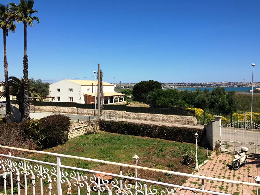 Immagine 4 di Villa in vendita  in Via Lido sacramento a Siracusa