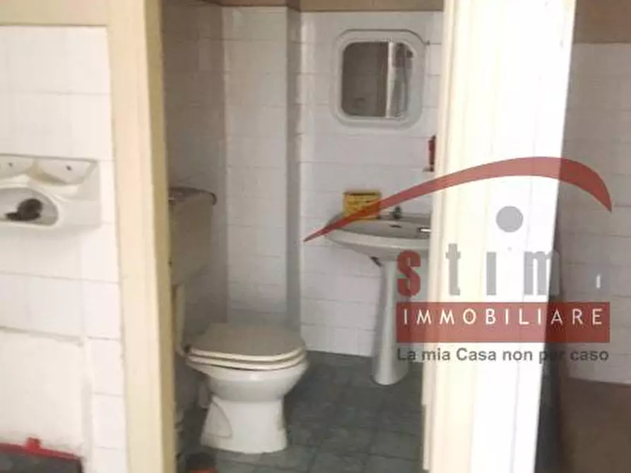 Immagine 5 di Locale commerciale in vendita  in largo leonardo da vinci a Siracusa