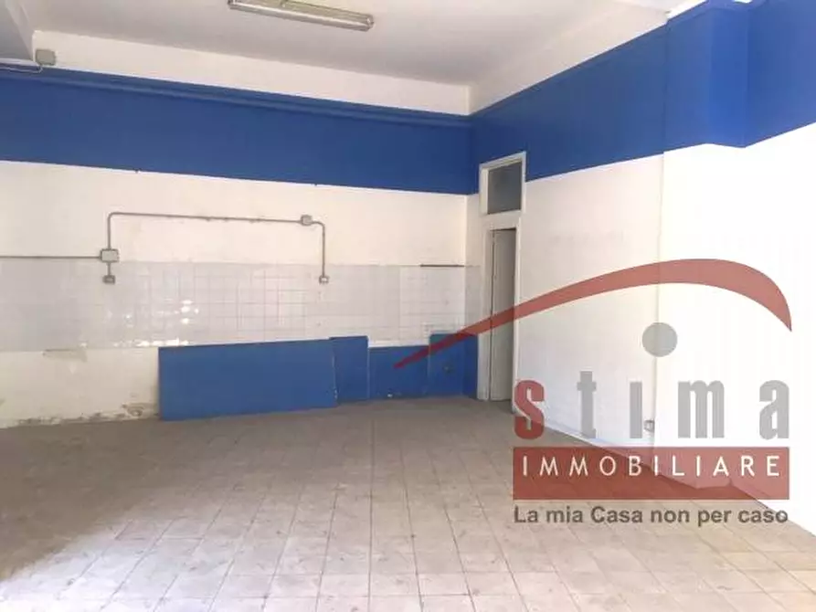 Immagine 3 di Locale commerciale in vendita  in largo leonardo da vinci a Siracusa