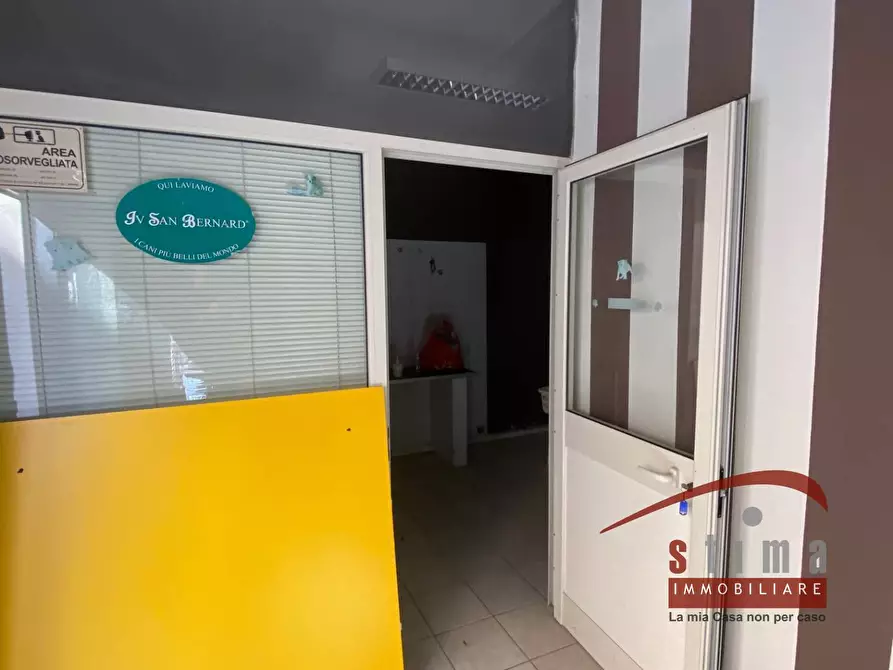 Immagine 2 di Locale commerciale in vendita  in della dogana a Siracusa