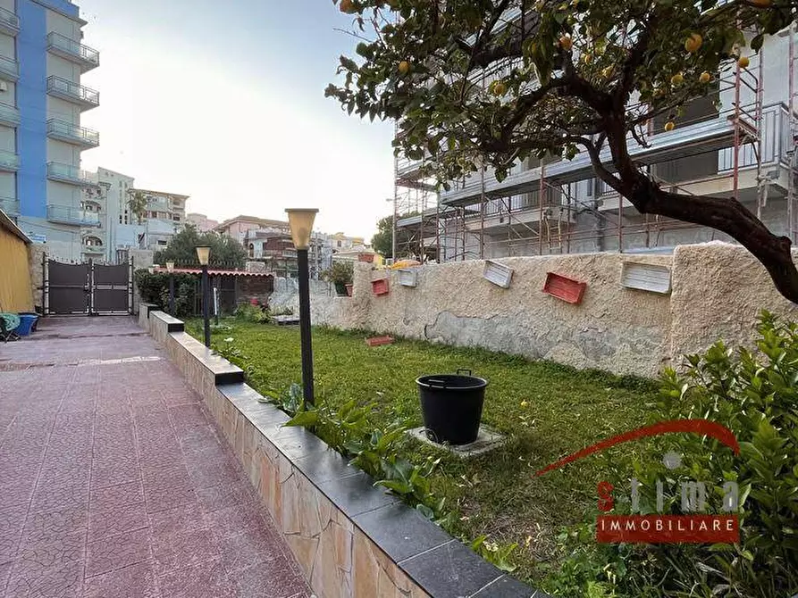 Immagine 3 di Villa in vendita  in Via Grottasanta a Siracusa