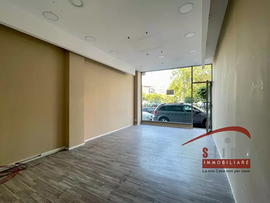 Immagine 6 di Locale commerciale in affitto  in via tevere a Siracusa