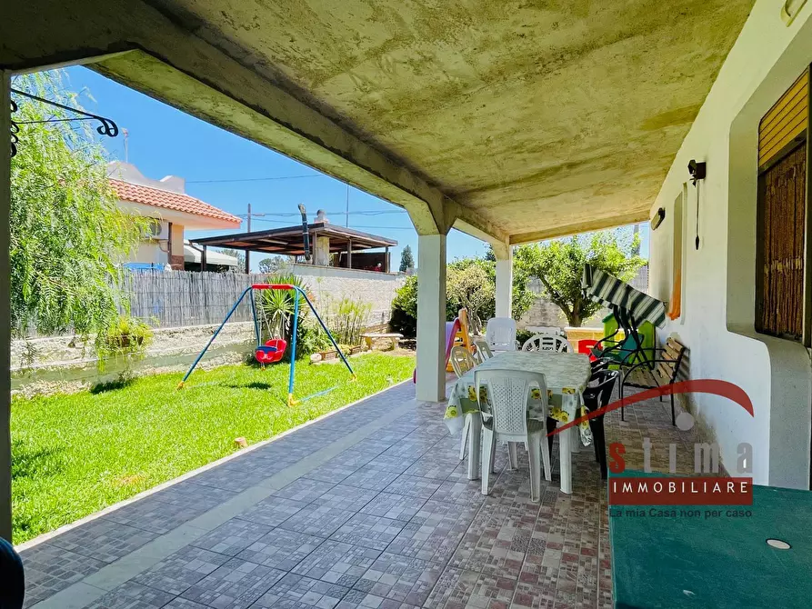 Immagine 15 di Villa in vendita  in via blanco a Siracusa