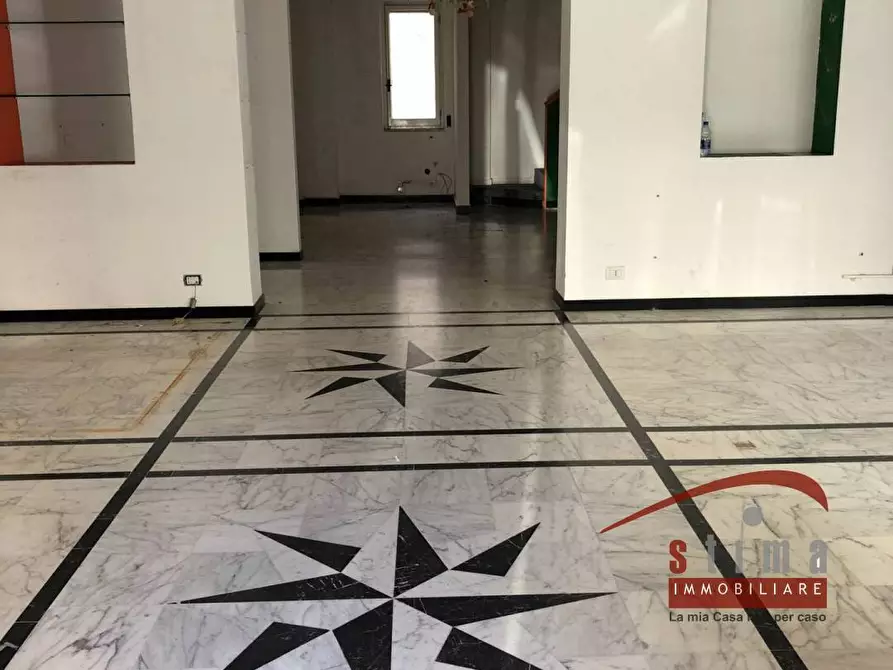Immagine 10 di Locale commerciale in vendita  in tevere a Siracusa