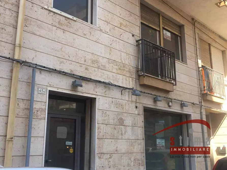 Immagine 12 di Locale commerciale in vendita  in tevere a Siracusa