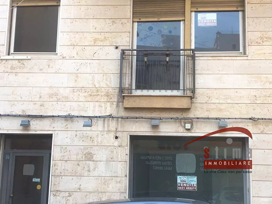 Immagine 13 di Locale commerciale in vendita  in tevere a Siracusa