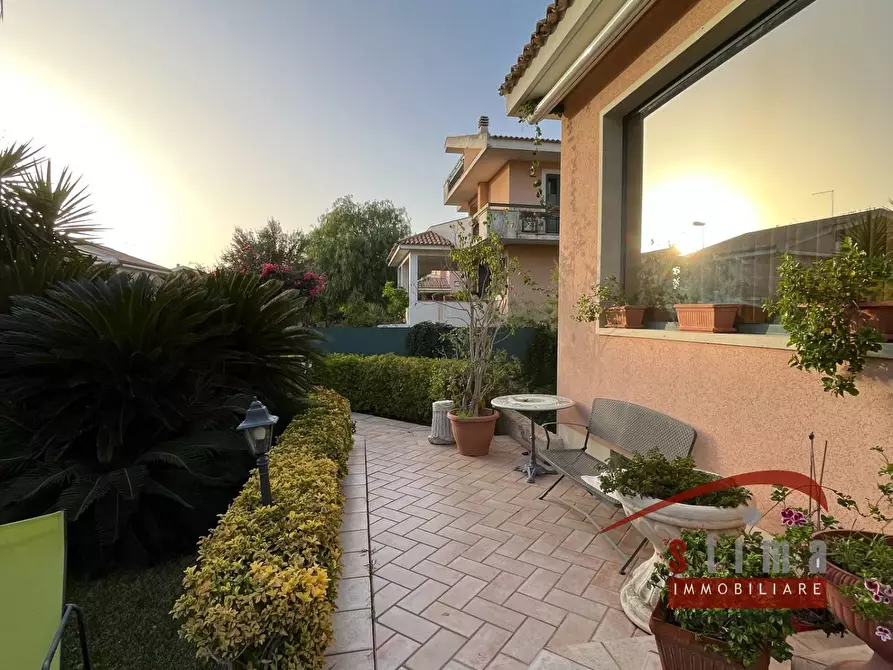 Immagine 13 di Villa in vendita  in Traversa Sinerchia a Siracusa