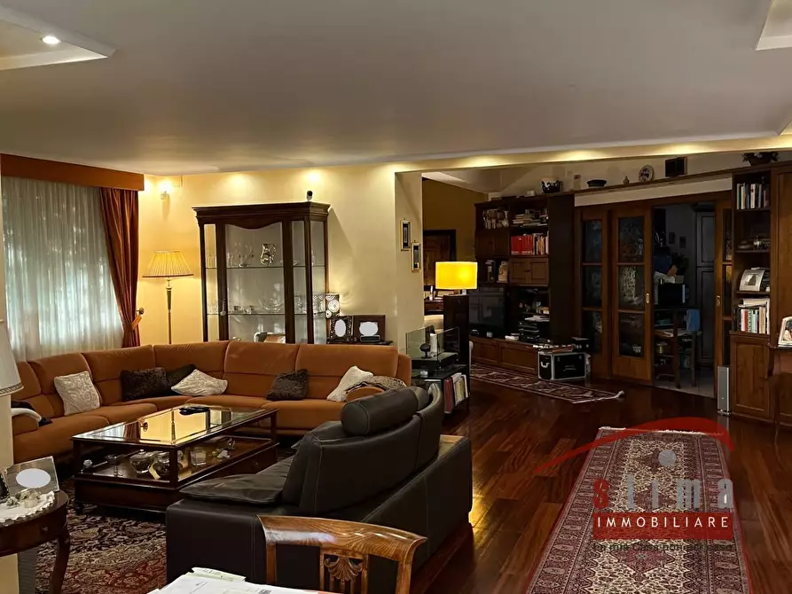 Immagine 2 di Villa in vendita  in Traversa Sinerchia a Siracusa