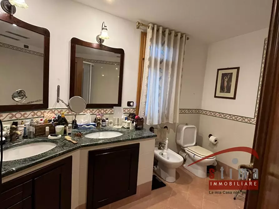 Immagine 26 di Villa in vendita  in Traversa Sinerchia a Siracusa