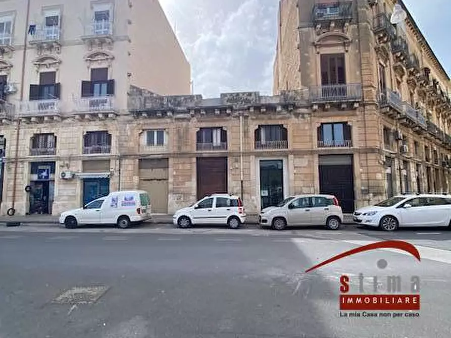 Immagine 1 di Palazzo in vendita  in via alessandro rizza a Siracusa