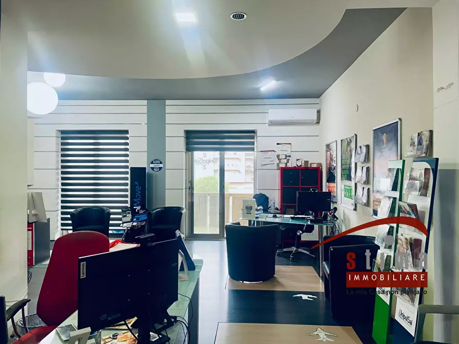 Immagine 4 di Ufficio in affitto  in VIA AUGUSTA a Siracusa