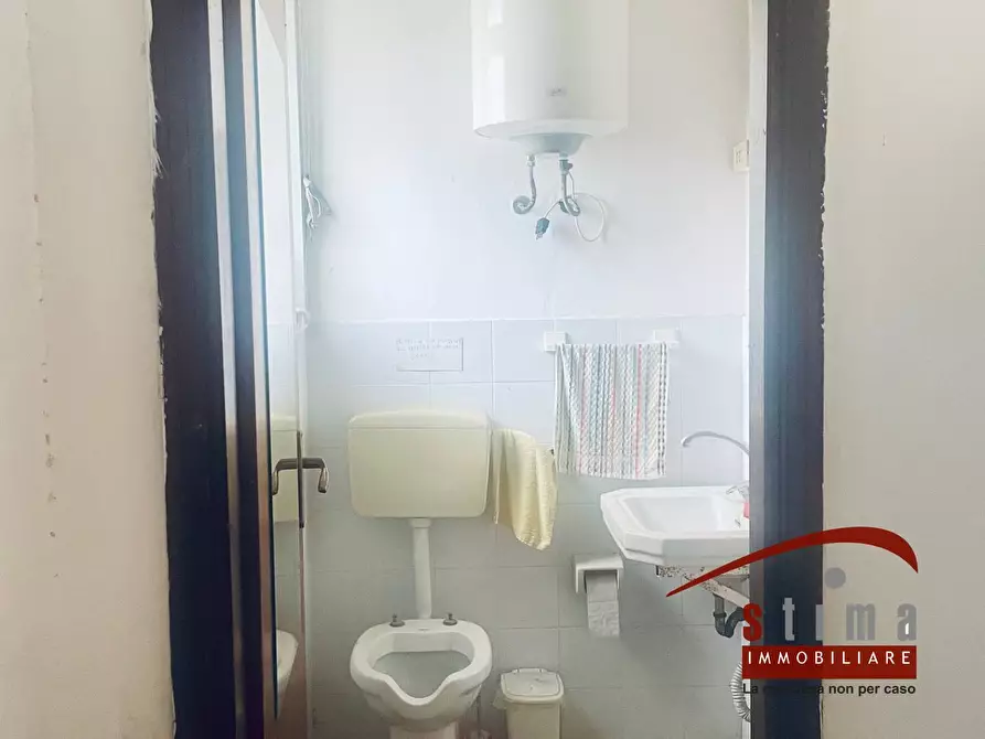 Immagine 7 di Locale commerciale in vendita  in VIA ALESSANDRO SPECCHI a Siracusa