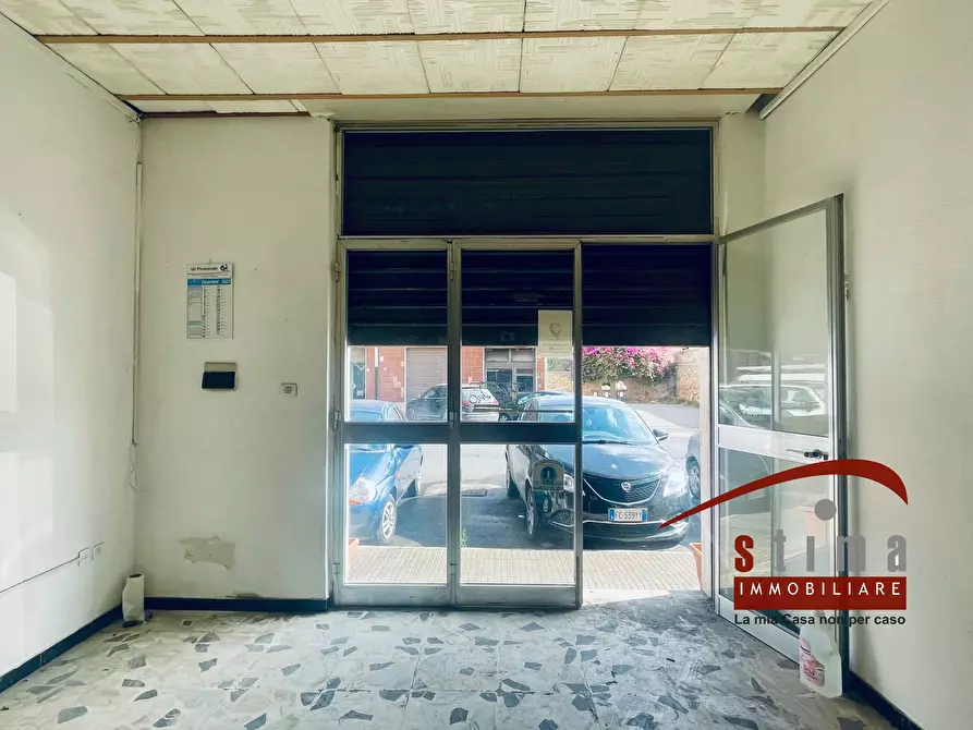 Immagine 3 di Locale commerciale in vendita  in VIA ALESSANDRO SPECCHI a Siracusa
