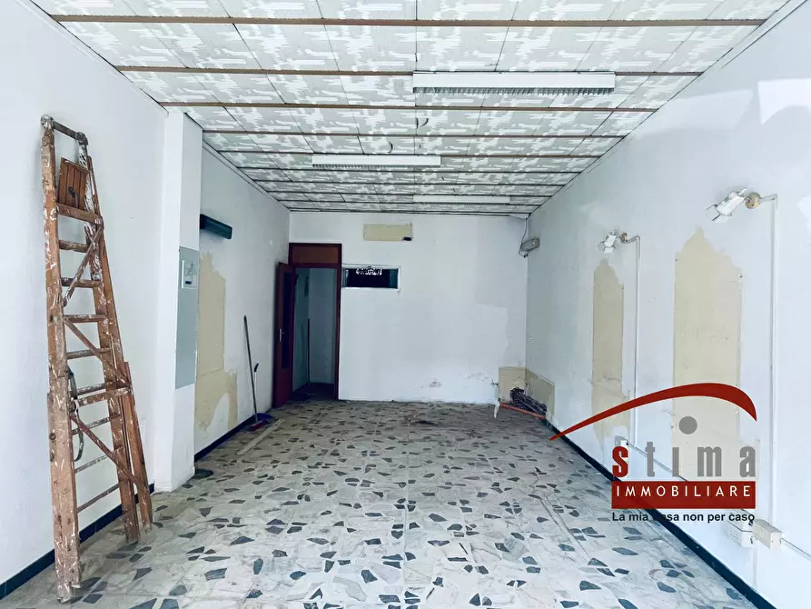 Immagine 2 di Locale commerciale in vendita  in VIA ALESSANDRO SPECCHI a Siracusa