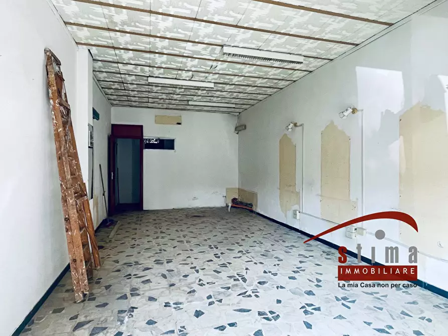 Immagine 4 di Locale commerciale in vendita  in VIA ALESSANDRO SPECCHI a Siracusa