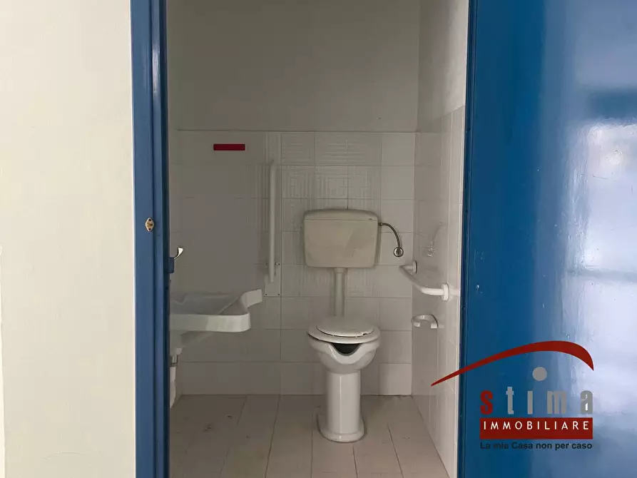 Immagine 8 di Locale commerciale in affitto  in via polibio a Siracusa