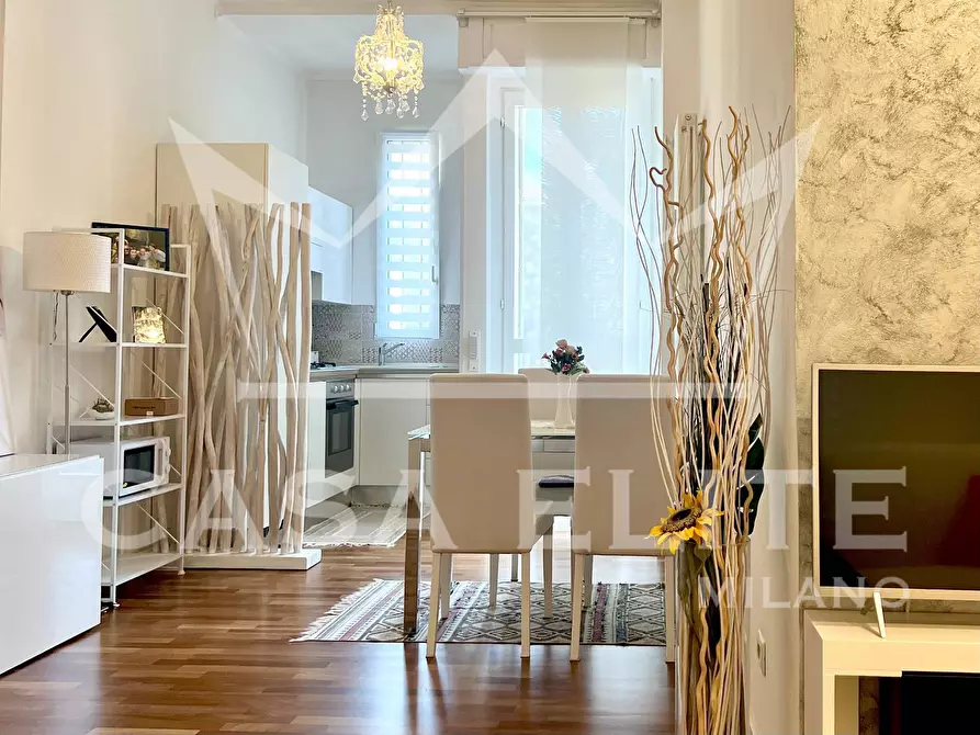 Immagine 1 di Appartamento in vendita  in Via Giuseppe Massarenti a Milano