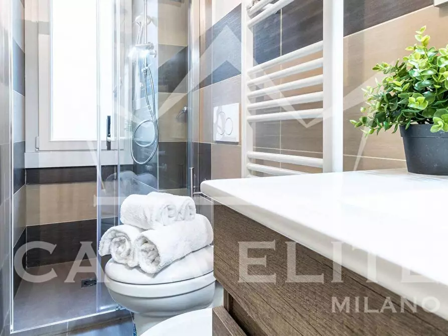 Immagine 9 di Appartamento in vendita  in Viale Abruzzi a Milano