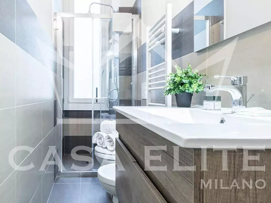 Immagine 16 di Appartamento in vendita  in Viale Abruzzi a Milano