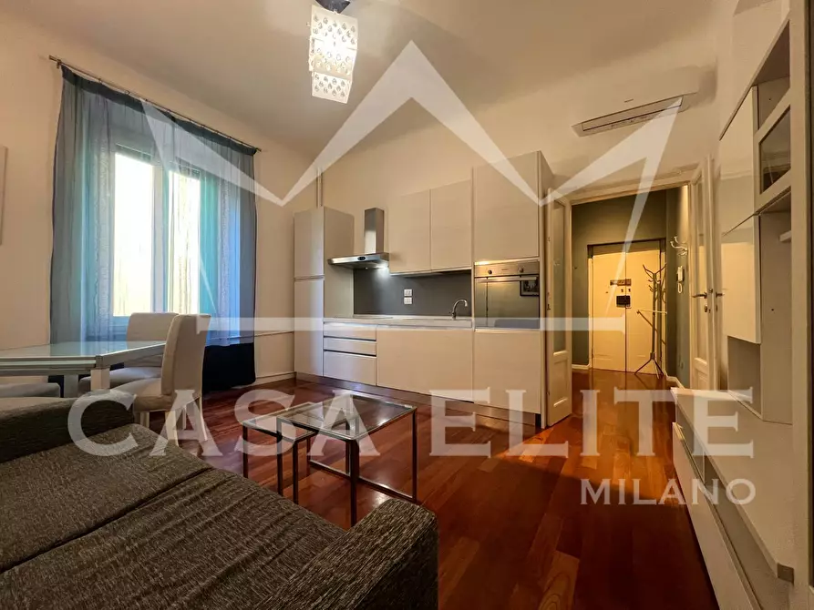 Immagine 26 di Appartamento in vendita  in Viale Abruzzi a Milano